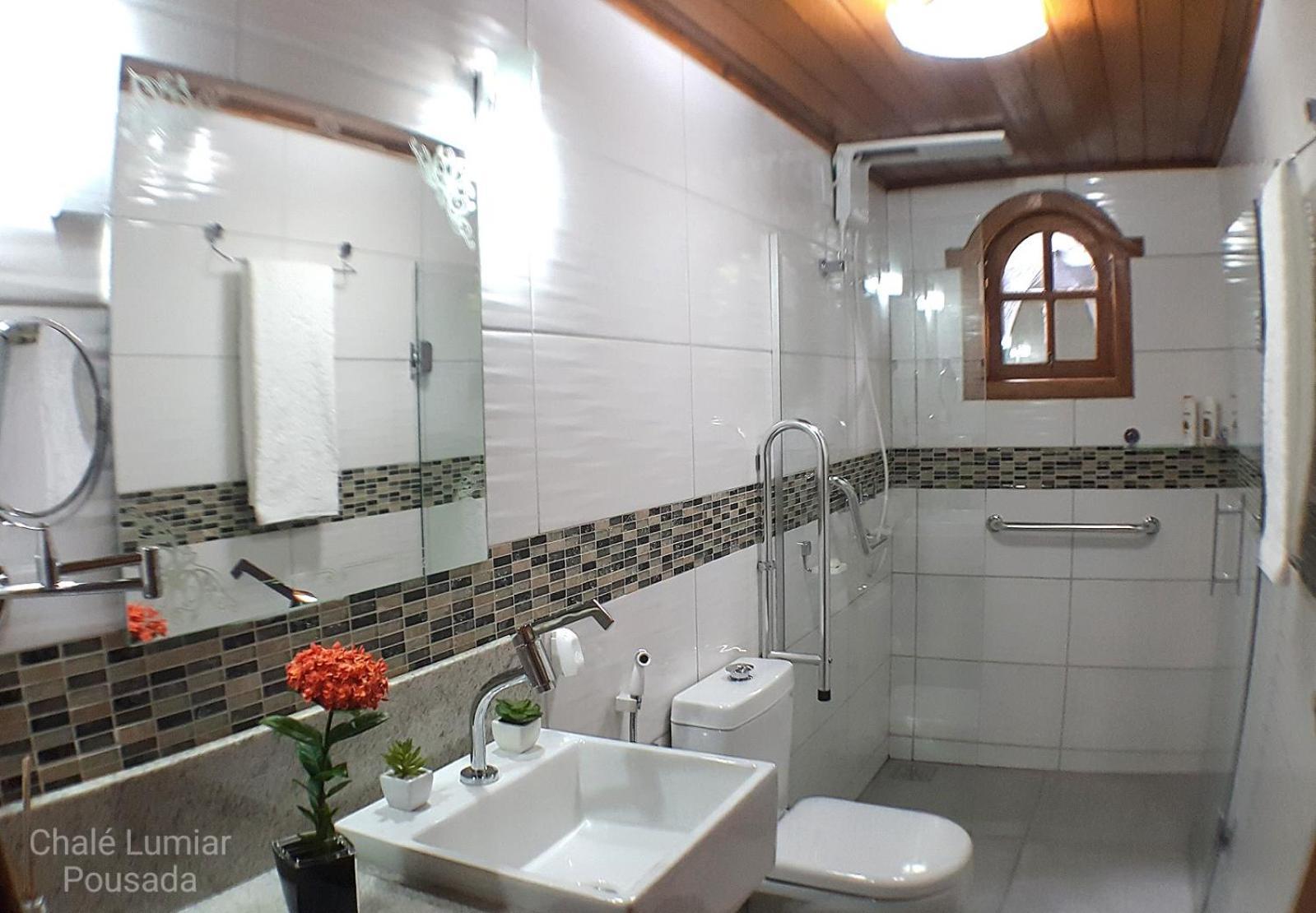 Chalet Chale Lumiar & Em - Mg Lagoa Santa (Minas Gerais)